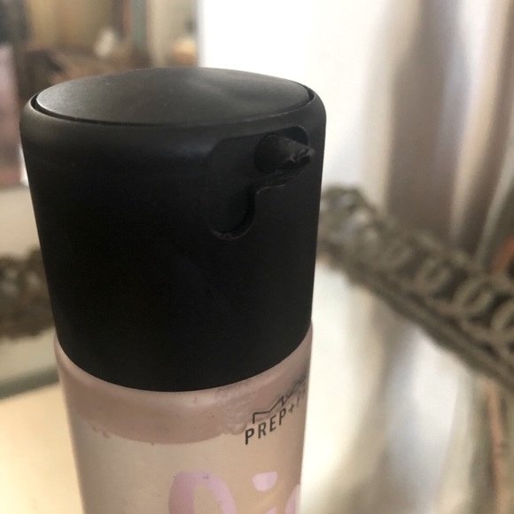 SOLD MAC Prep + Prime Spray - Picture 2 of 2